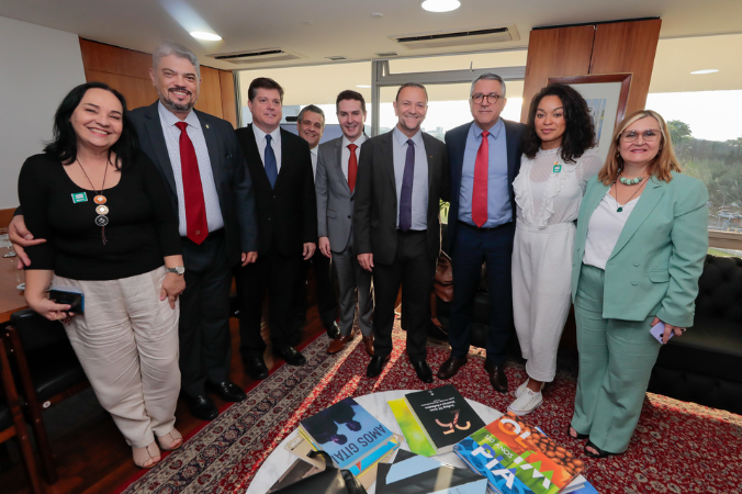 Rita Serrano participa de cerimônia de celebração de contrato com prefeitura de Araraquara