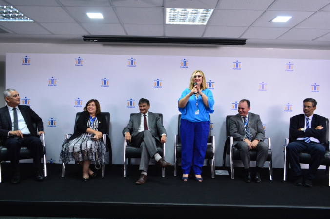 Rita Serrano participa de cerimônia de posse da nova direção da FUNCEF