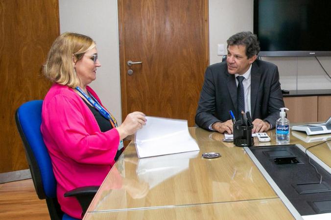 Devolução dos IHCDs é tema de encontro entre Rita Serrano e Fernando Haddad