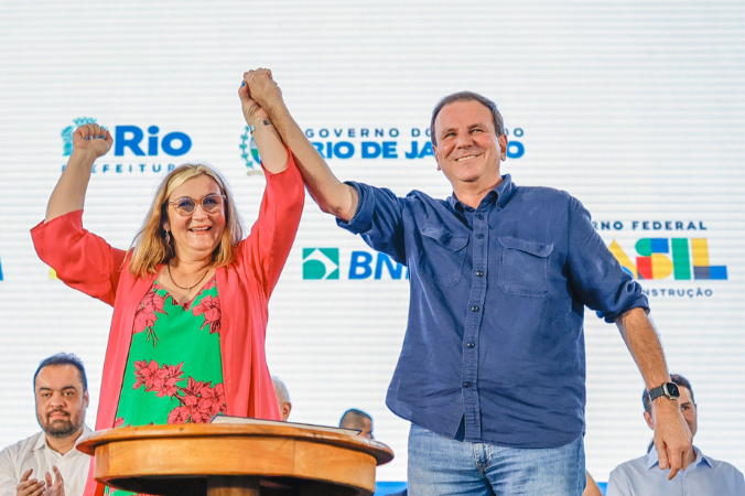 Ao lado de Lula, Rita Serrano assina contrato do programa Pró-Transporte com prefeitura do Rio