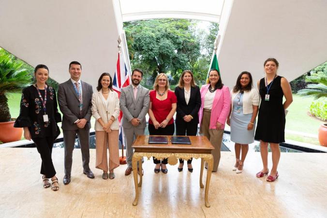 Rita assina acordo com Embaixada Britânica para promover programa de sustentabilidade